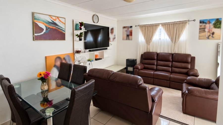 To Let 3 Bedroom Property for Rent in Groenvallei Western Cape